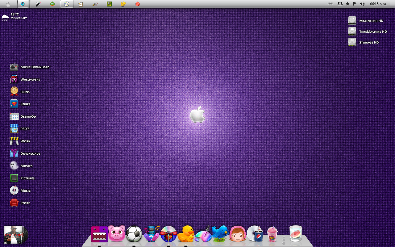 July_desk_just_a_shot_by_AlanSolis.png