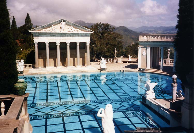Hearst_Castle_pool.jpg
