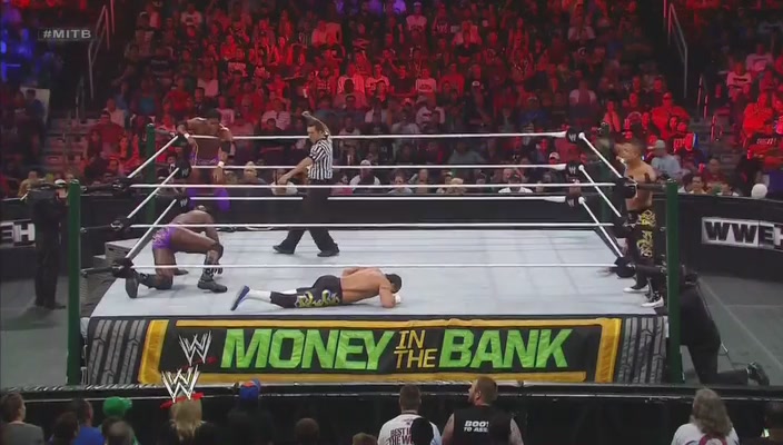 aXzWWEMoneyIncR5.jpg