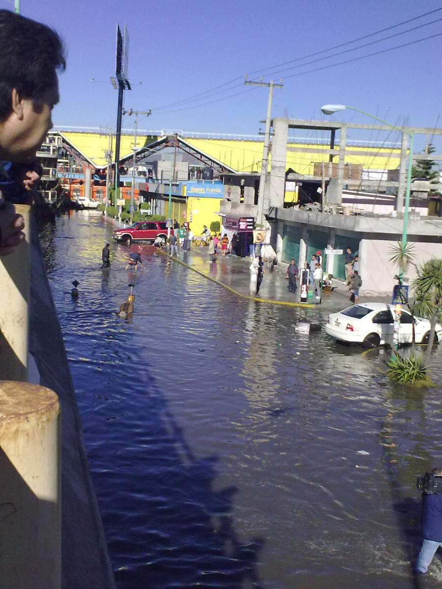 Inundacion_Neza_by_krow000666.jpg