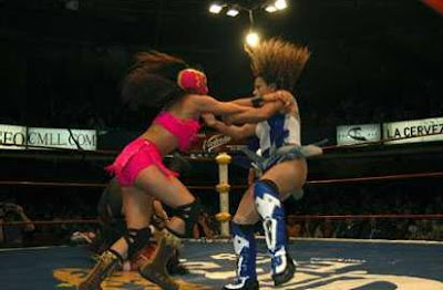 LUCHADORAS.JPG