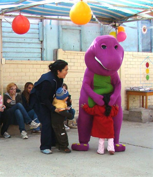 Mascots-Being-Awesome-18.jpg