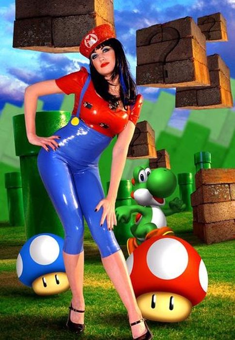 latex_cosplay_11.jpg