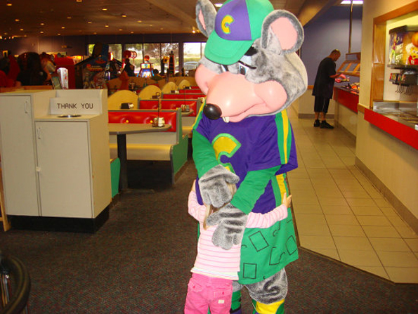 Mascots-Being-Awesome-15.jpg