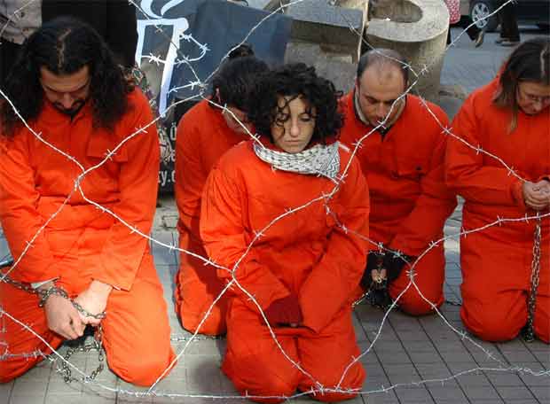 mundo_grita_guantanamo.jpg
