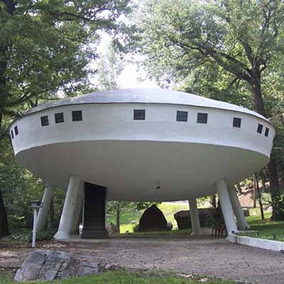 08-wacky-house.jpg