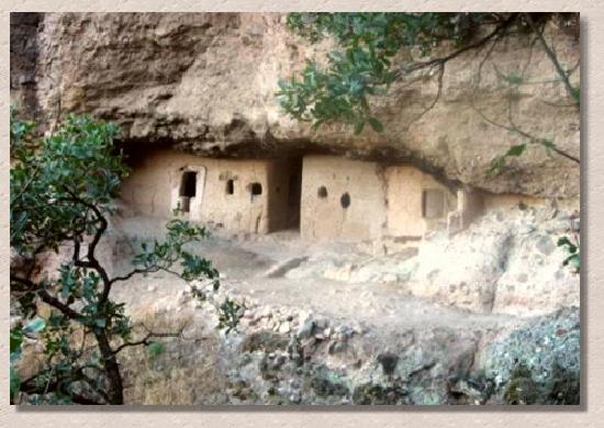 zonz-arqueologica-cueva.jpg