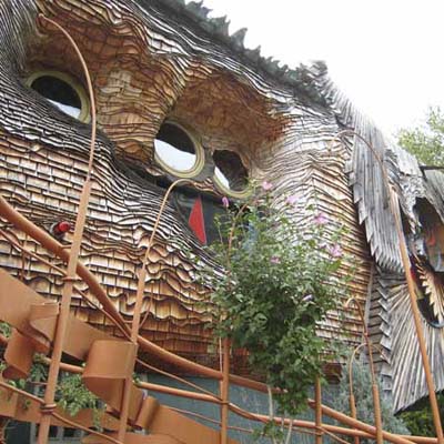 12-wacky-house.jpg