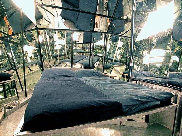 Mirror-Room.jpg