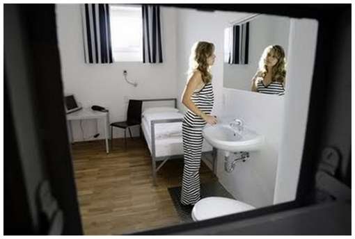 German-Prison-Hotel-6.jpg