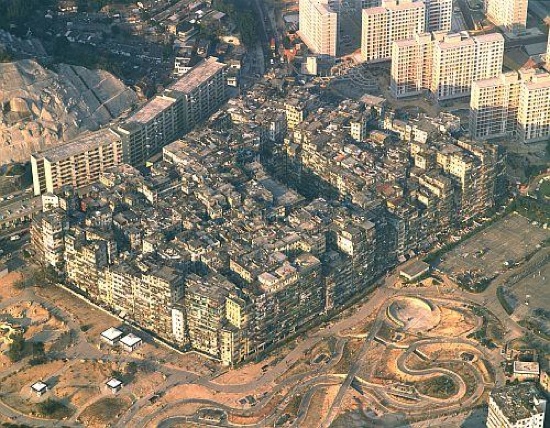 kowloon-walled-city-20101228-101236.jpg