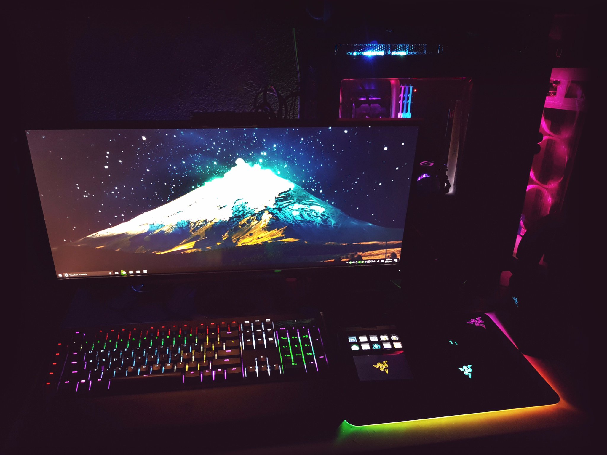 DLJ2AnxV4AATOFF.jpg:large
