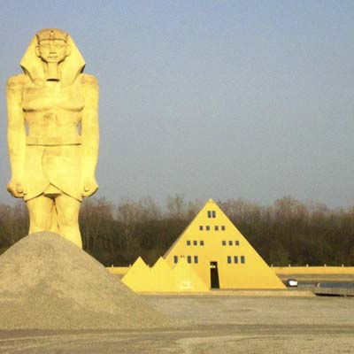 18-wacky-house.jpg