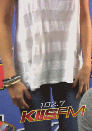 selena_gomez_down_shirt2.gif