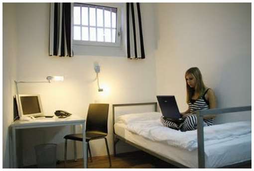 German-Prison-Hotel-5.jpg