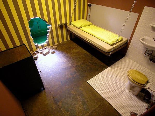 Jail-Cell-Room.jpg