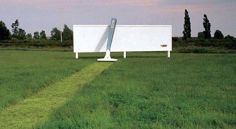 billboard_bic_razor.jpg