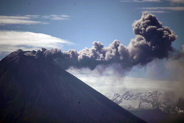 volcan-tungurahua-erupcion_164122.jpg