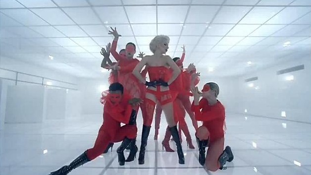 lady-gaga-bad-romance-lace-lna.jpg