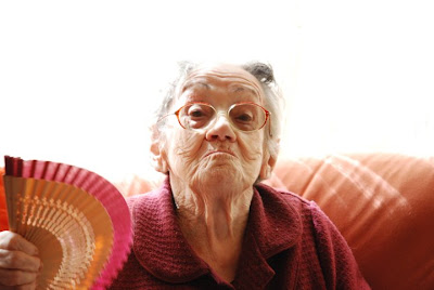 abuela+retando.jpg