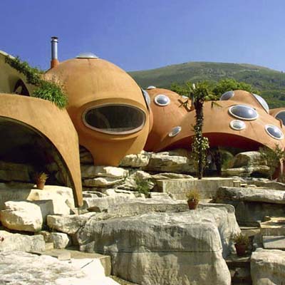 06-wacky-house.jpg
