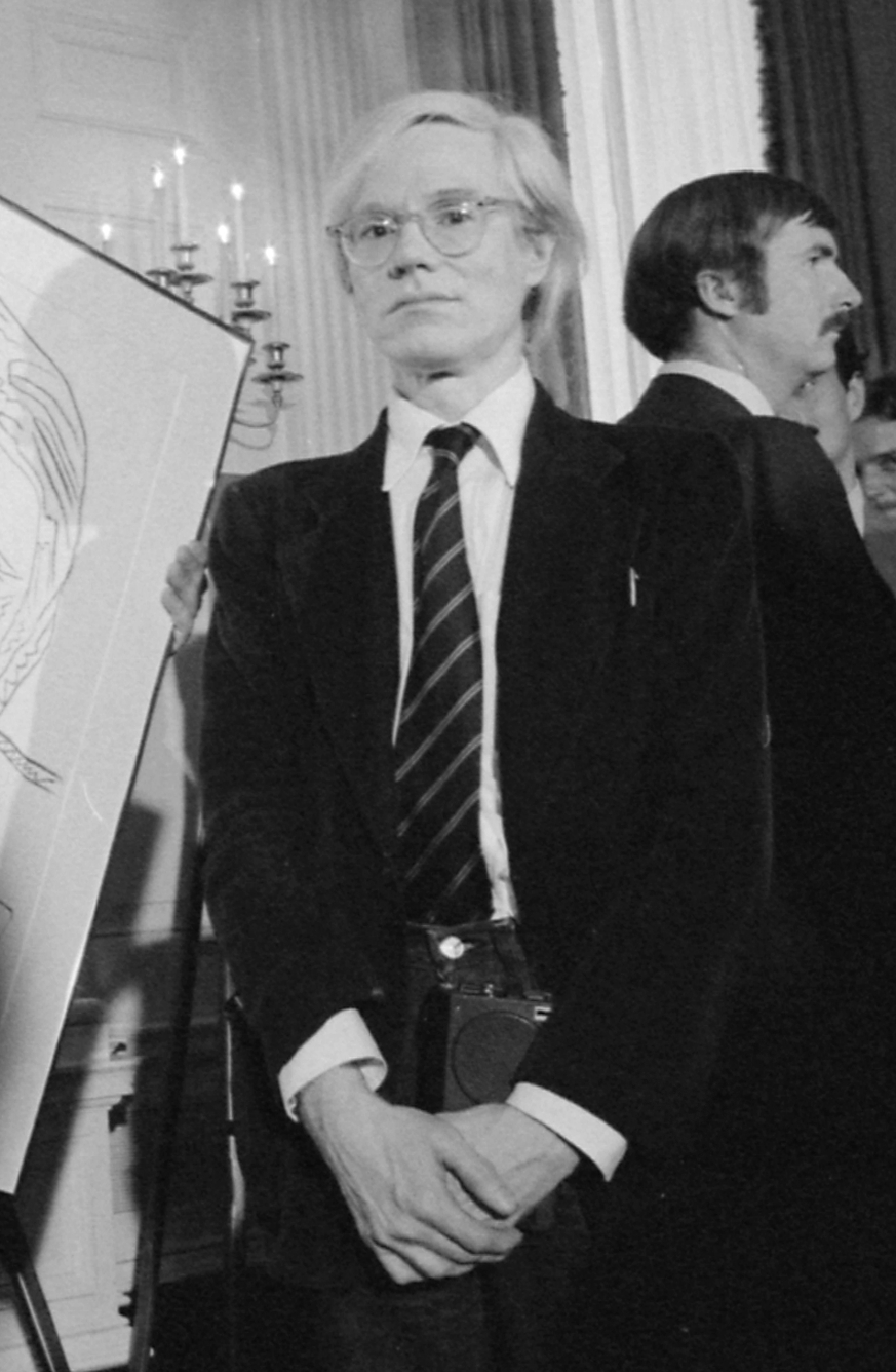Andy_Warhol_1977.jpg