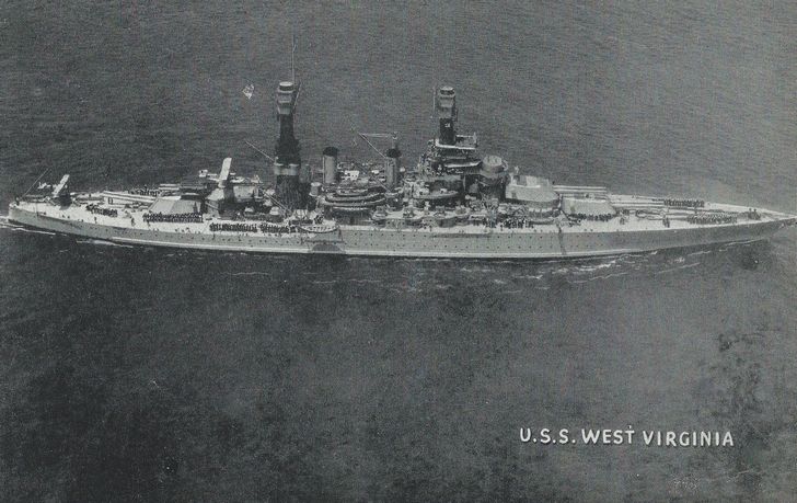 U.S.S.-West-Virginia-foto-aerea.jpg