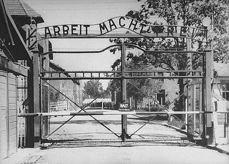 auschwitz.jpg