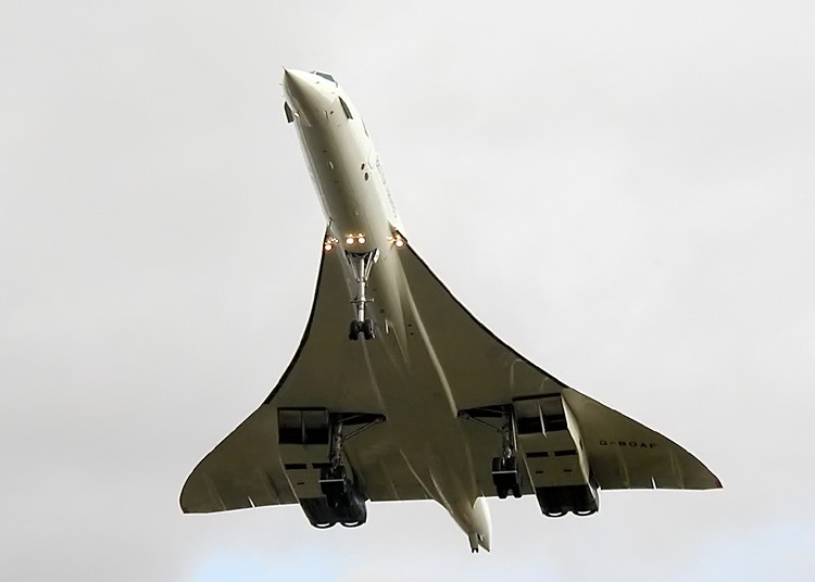 Concorde_216_%28G-BOAF%29_last_flight.jpg
