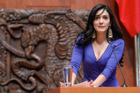 Iris-Vianey-Mendoza1.jpg