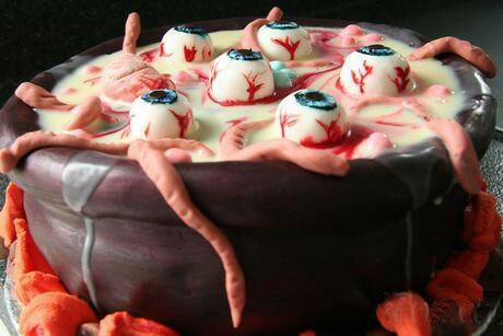 scary-cakes2.jpg