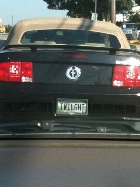 hlarious_car_license_plates_21.jpg