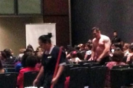 Strippers-en-acto-panista-440x293.jpg