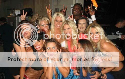 girliesbeingcrazy.jpg