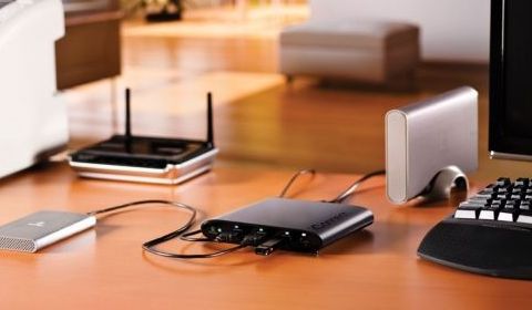 Iomega-iConnect-Wireless-Data-Station.jpg