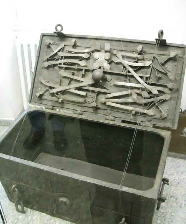 torture7.jpg
