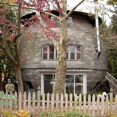10-wacky-house.jpg
