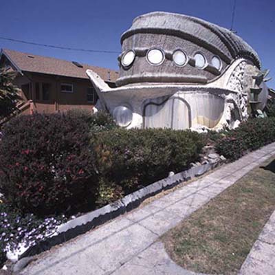 03-wacky-house.jpg
