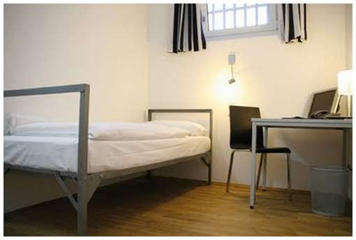 German-Prison-Hotel-7.jpg