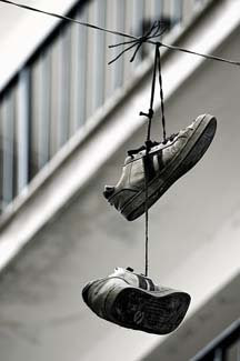 zapatillas%2Ben%2Bel%2Bcable.jpg