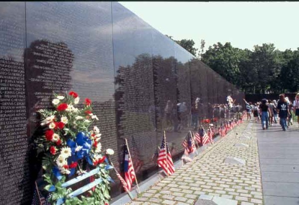 3+lin+vietnam+memorial.jpg