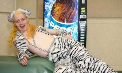 weird-clothing-15.jpg