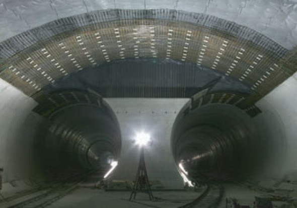 med-14733-tunel-ferroviario-san-gotardo_1.jpg