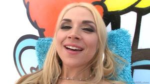 th_539630996_ea_sarah_vandella_720.mp4_snapshot_05.47_2016.08.25_15.23.18_123_203lo.jpg