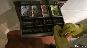 120306202149_pesetas_304x171_reuters.jpg