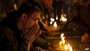 121230012520_india_rape_vigil_304x171_ap.jpg